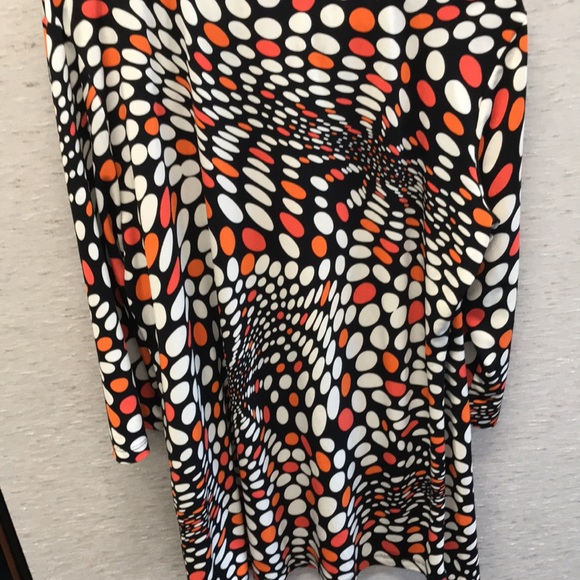 Polka dotted top - Picture 4 of 4